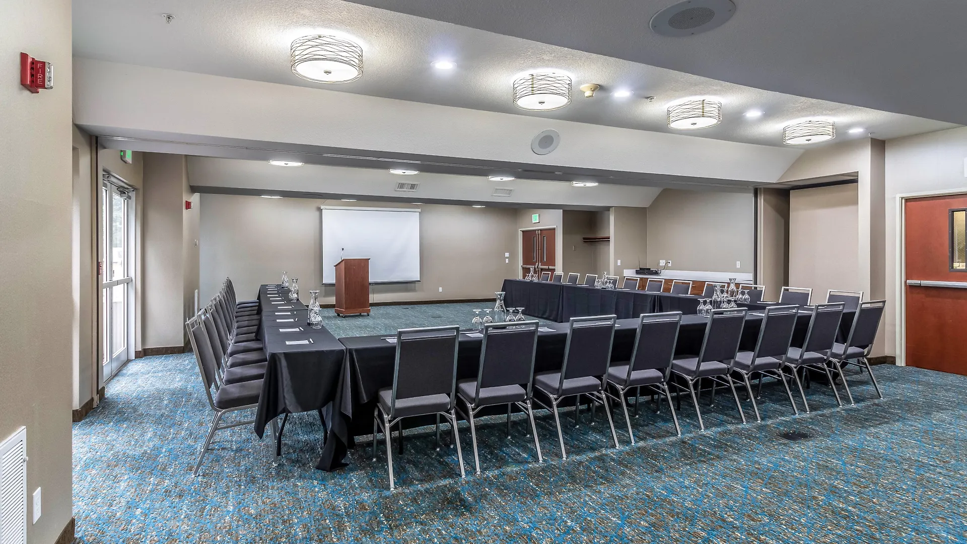 Clarion Hotel Portland International Airport