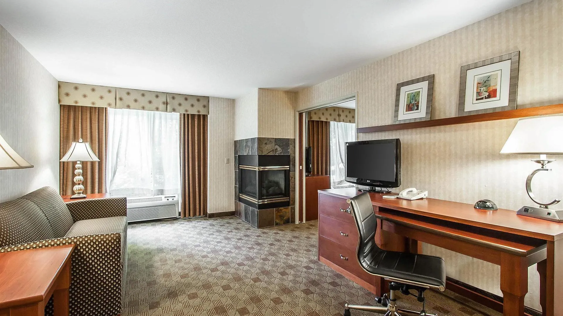 Clarion Hotel Portland International Airport