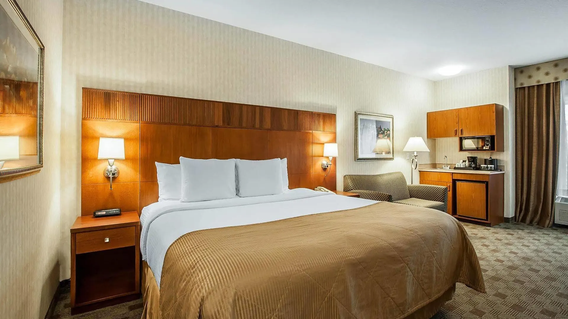 Clarion Hotel Portland International Airport