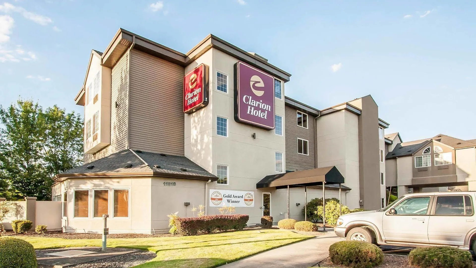 Clarion Hotel Portland International Airport