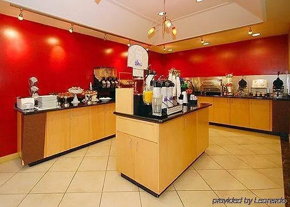 Clarion Hotel Portland International Airport 3*,