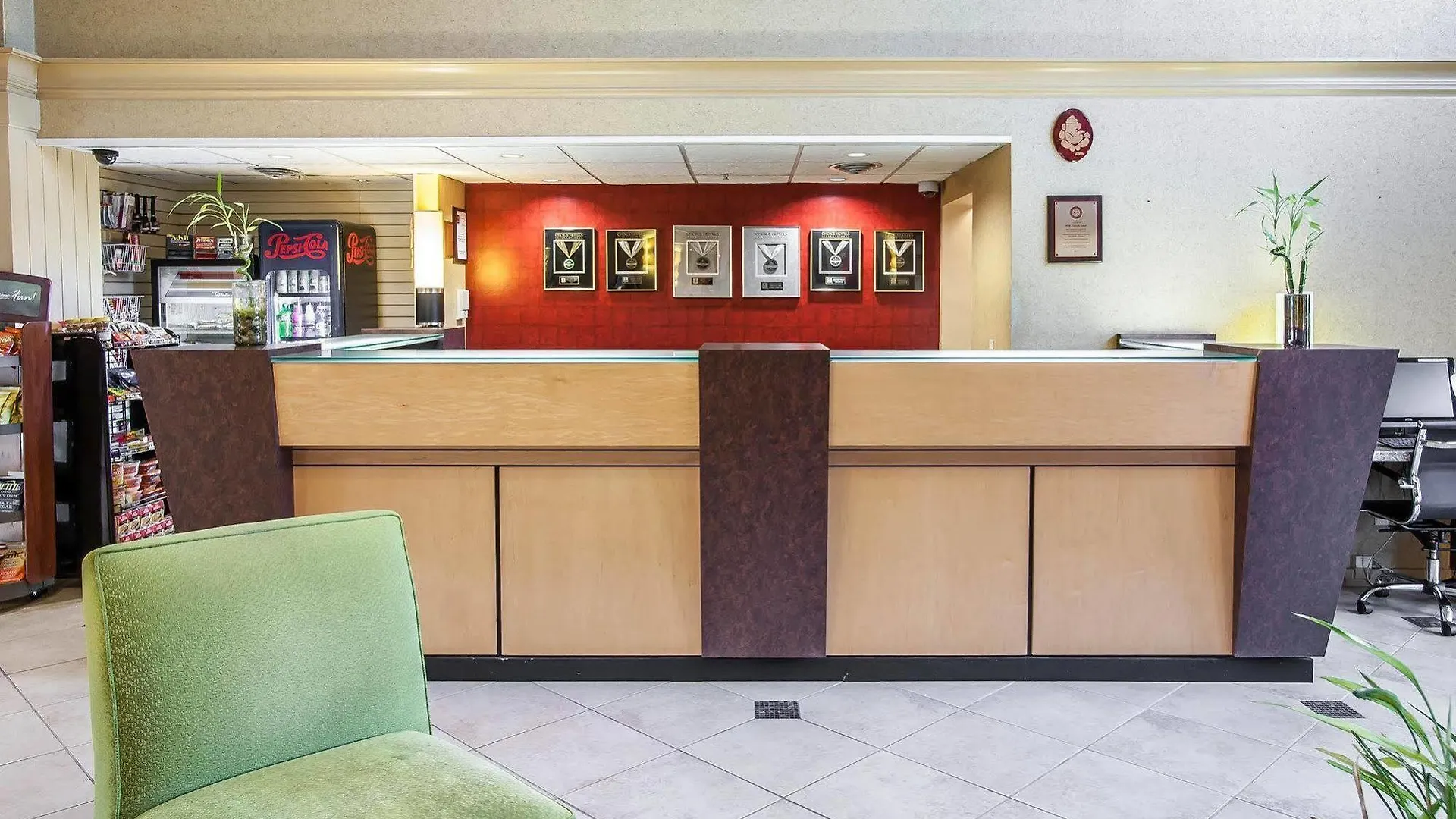 Clarion Hotel Portland International Airport 3*,
